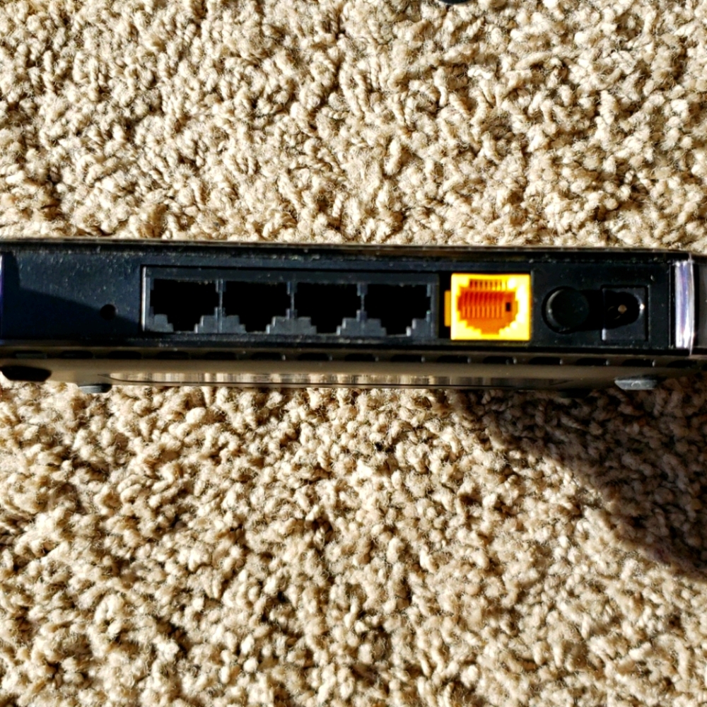 NETGEAR Wireless Router - Picture 3 of 5